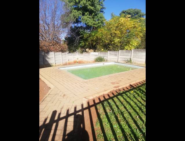 2 BEDROOM FLAT FOR SALE IN SUNNYRIDGE